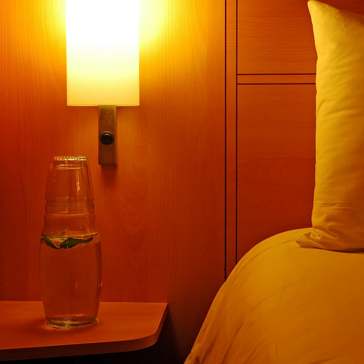 1 Litre Bedside Table Drink Set Clear Carafe Jug Pitcher Glass Tumbler Cup Desk - Image 3